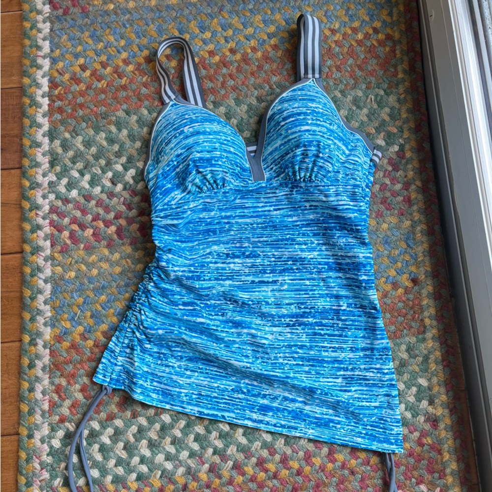 Free country swim top 8/10